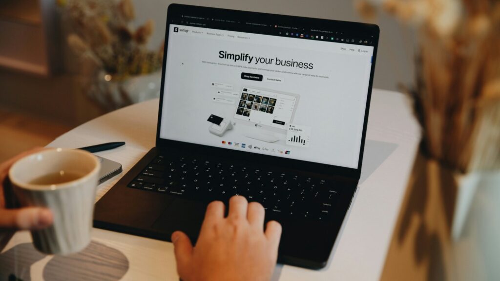 Website usaha kecil yang membantu mendatangkan pelanggan